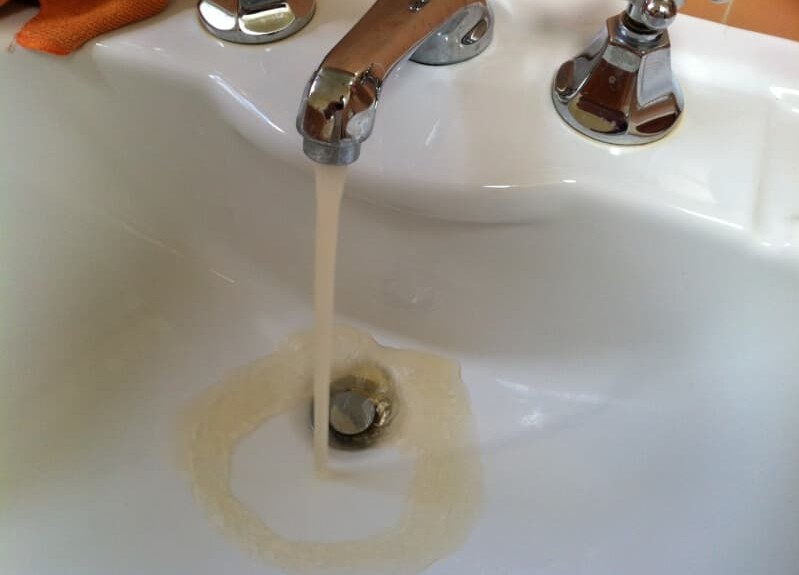 Що робити якщо зі свердловини йде каламутна вода?