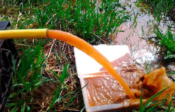 Почему может желтеть вода из скважины?